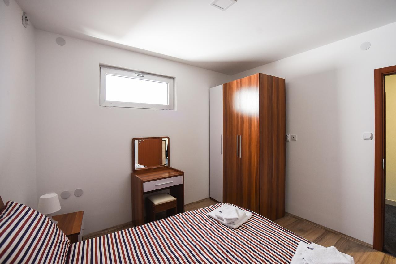 City Center Apartments Pirot Ngoại thất bức ảnh