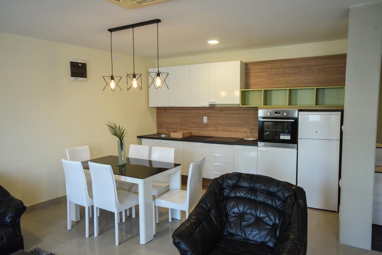 City Center Apartments Pirot Ngoại thất bức ảnh