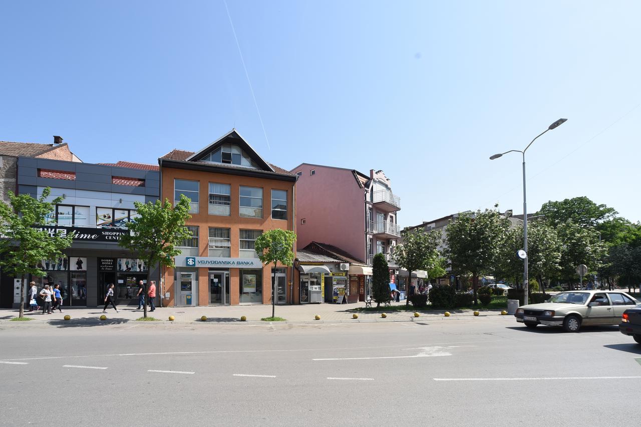 City Center Apartments Pirot Ngoại thất bức ảnh