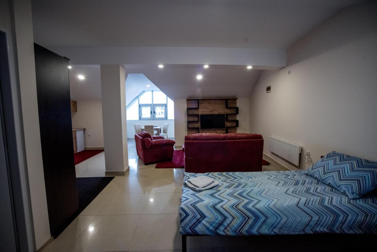 City Center Apartments Pirot Ngoại thất bức ảnh