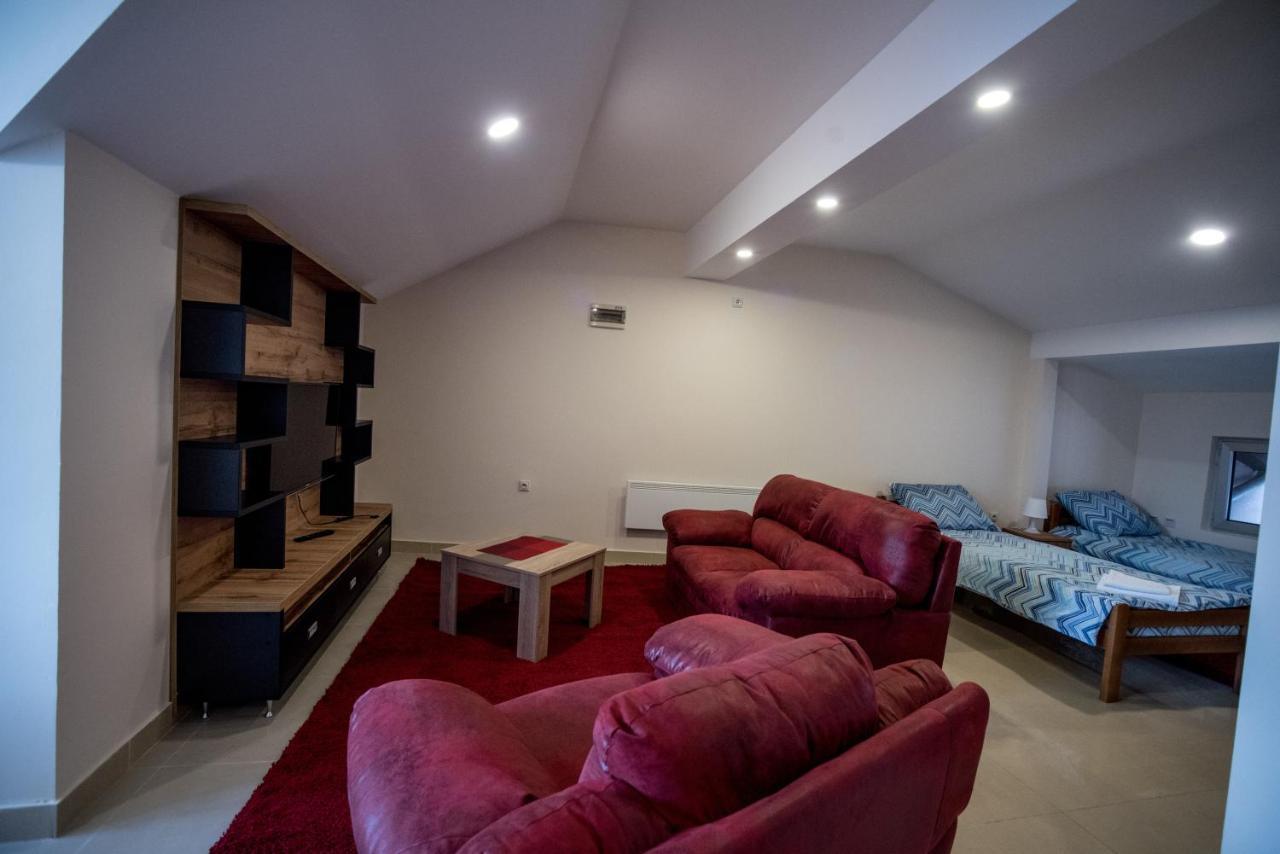 City Center Apartments Pirot Ngoại thất bức ảnh